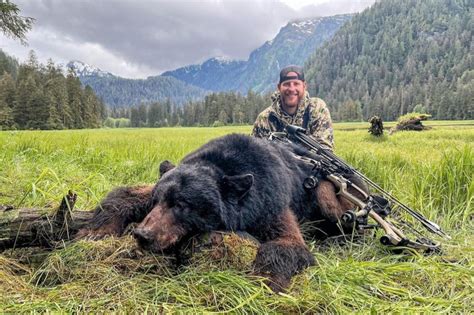 ... Carson Wentz hunts down black bear in Alaska: 'Bucket list opportunity' · When free agent NFL quarterback Carson Wentz isn't playing football, he's hunti...